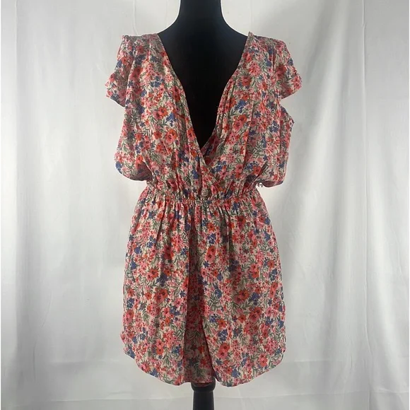 American Eagle floral jumper,shorts, V neck, Pink, Blue,White, bow tie,Medium - Picture 13 of 13